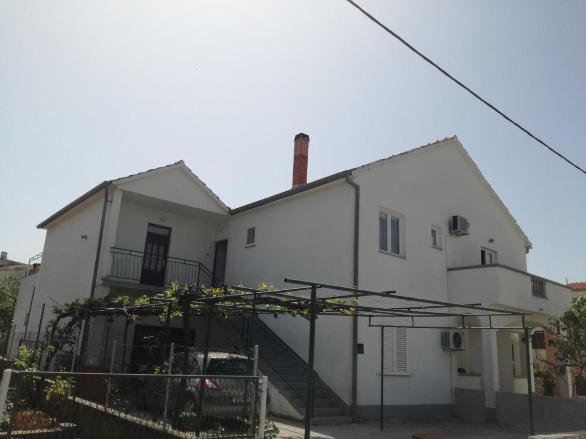 Apartmani Lukacic Biograd Na Moru Buitenkant foto