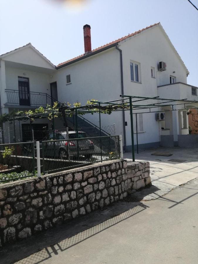Apartmani Lukacic Biograd Na Moru Buitenkant foto