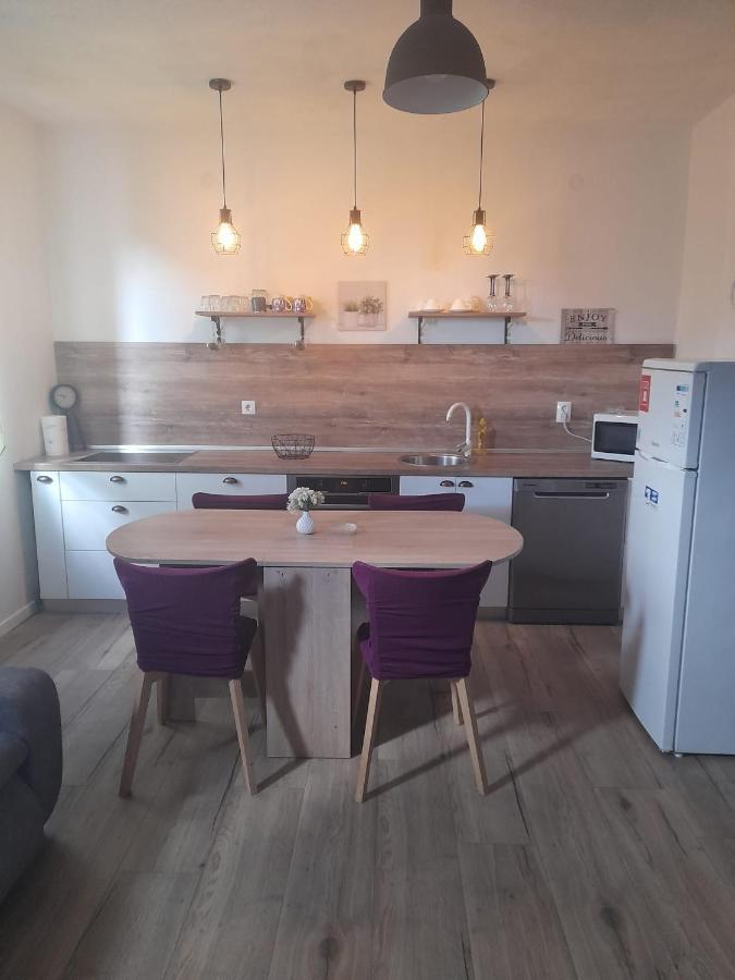 Apartmani Lukacic Biograd Na Moru Kamer foto